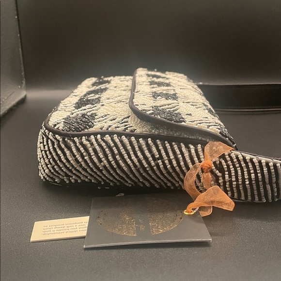 VIRAL Black and White Checkered Beaded Bag w/Swan Charm Handmade in India NWT - Picture 5 of 10